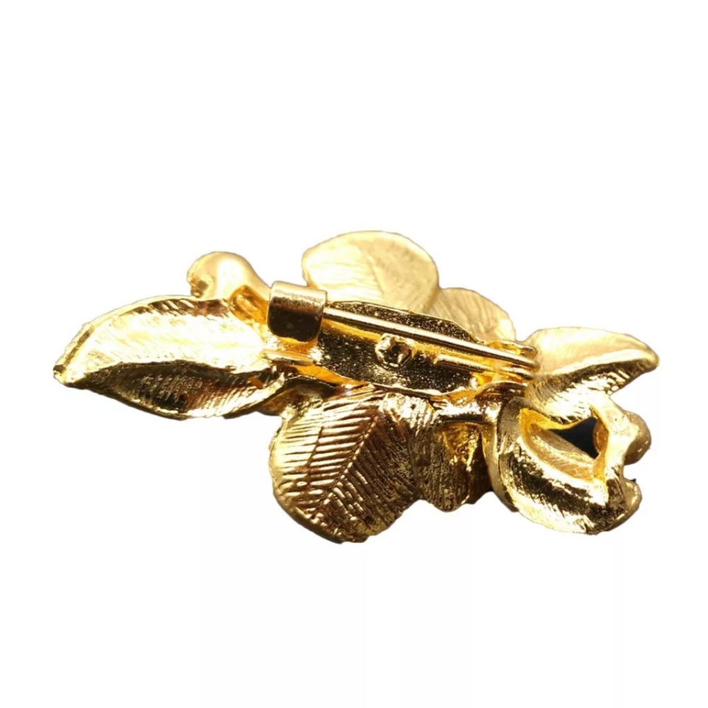 Gold toned flower peral brootch - Picture 2 of 2